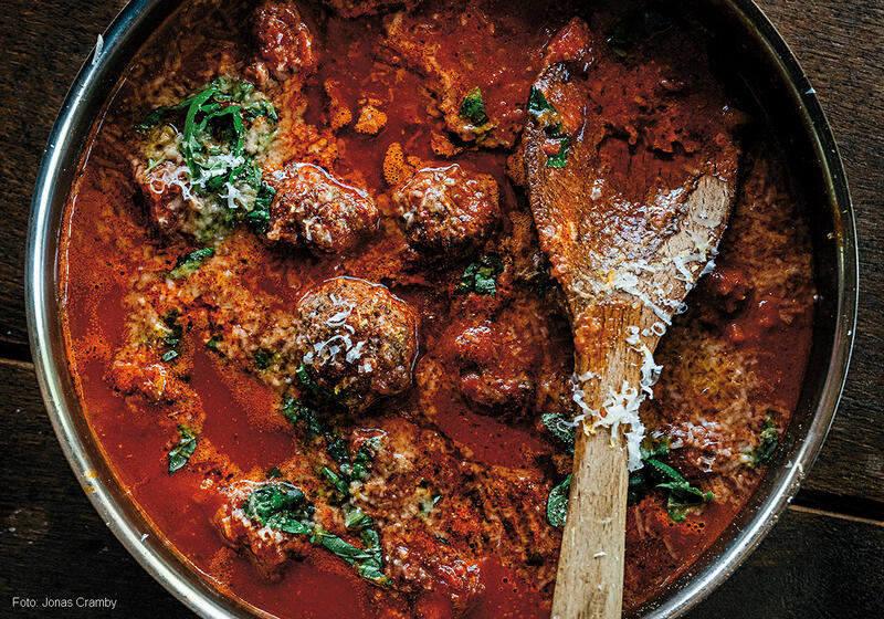 Vildsvinsfrikadeller i tomatsås 